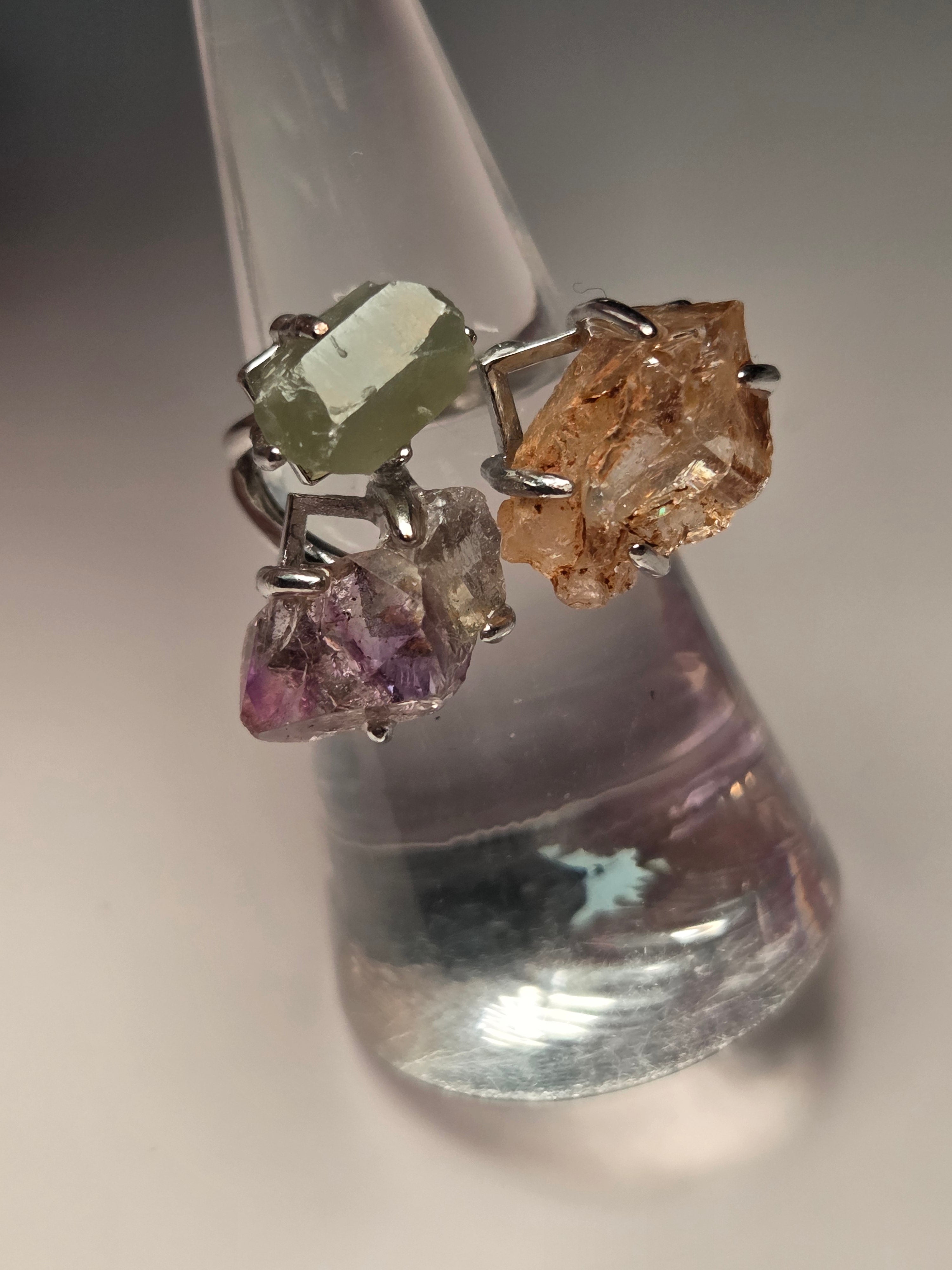 Specimen adjustable ring with amethyst fire quartz and green Aventurine