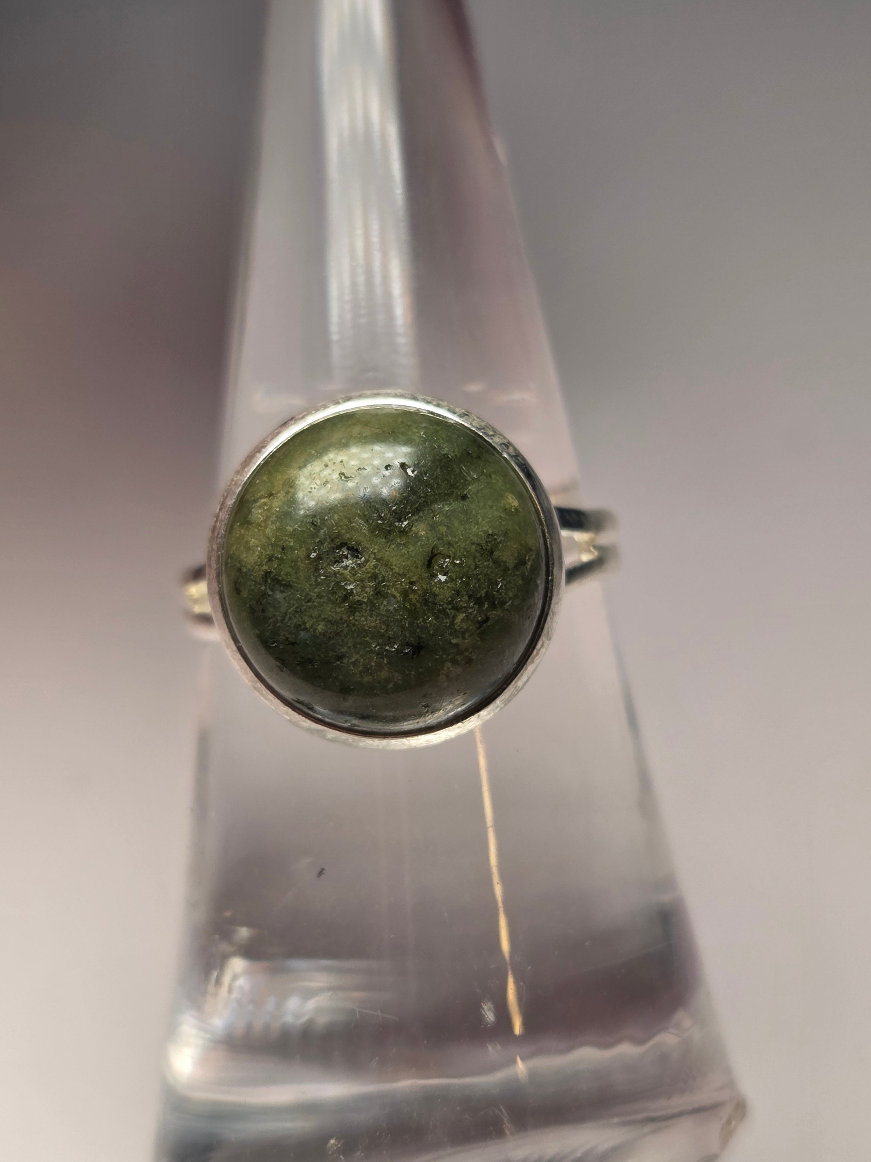 Green jade crystal adjustable ring stainless steel